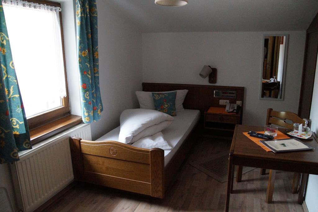 Gasthof Zur Einkehr Sankt Leonhard im Pitztal Luaran gambar